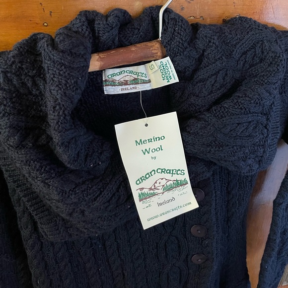 NWT Aran Crafts sweater from Ireland. Made from 100% Merino Wool - Picture 7 of 8